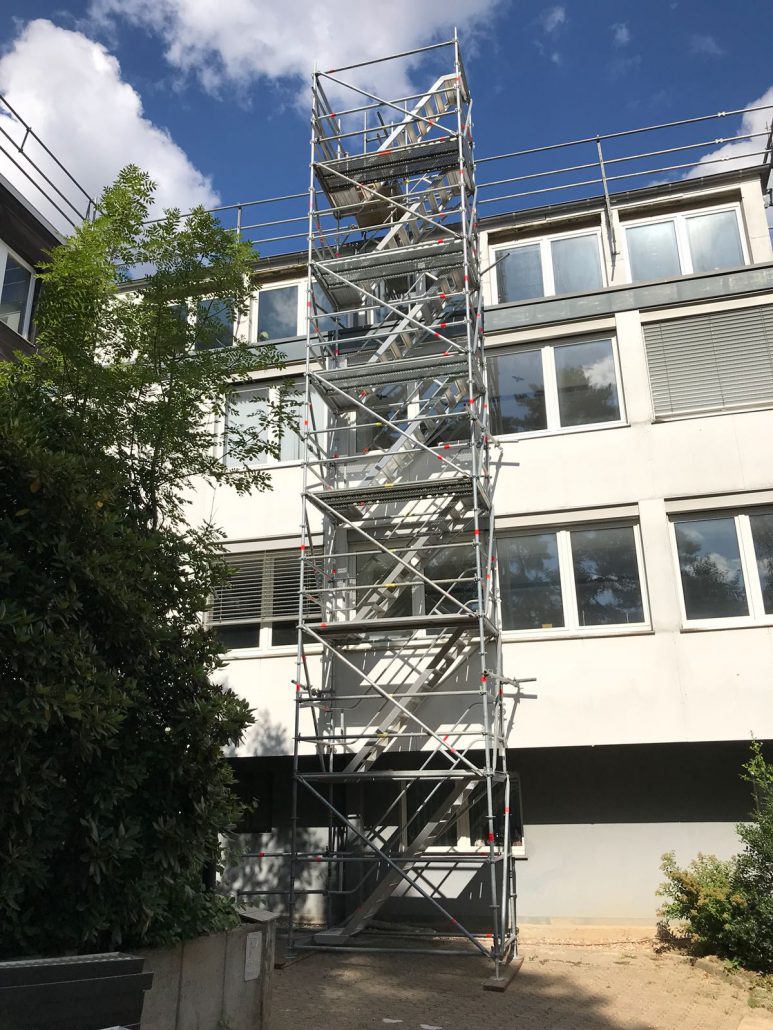Treppenturm von Sifatec - Flachdach-Absturzsicherung